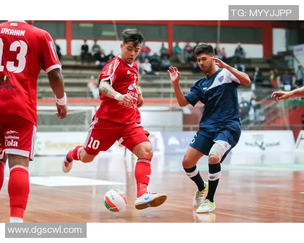 重庆足球队盯防策略分析及其在比赛中的成败得失探讨